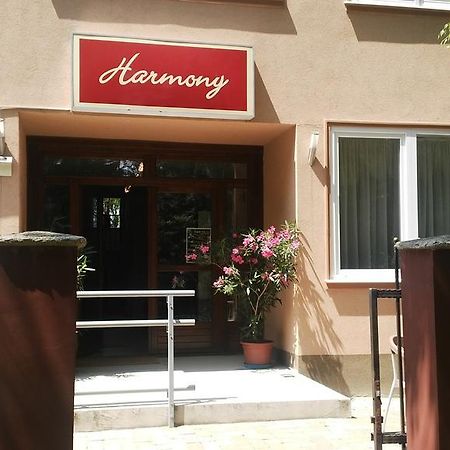Harmony Panzio Bed & Breakfast ไฮจ์ดุสโซบอสโล ภายนอก รูปภาพ